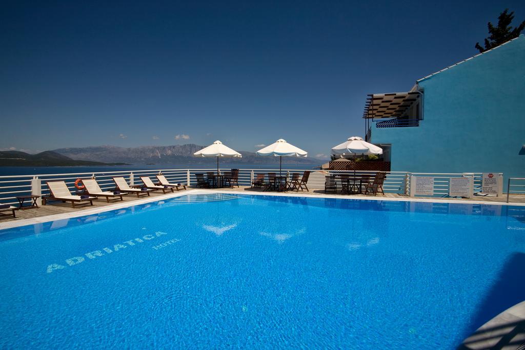 Adriatica Hotel Никиана Екстериор снимка