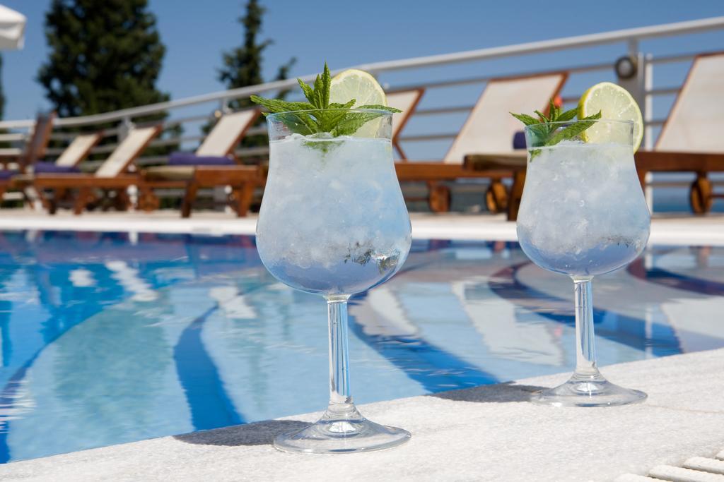 Adriatica Hotel Никиана Екстериор снимка