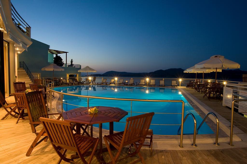 Adriatica Hotel Никиана Екстериор снимка